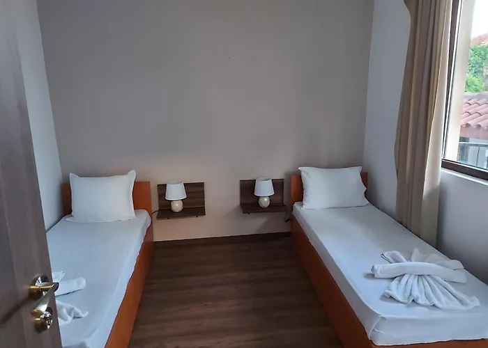 Ξενοδοχείο Oman 2*