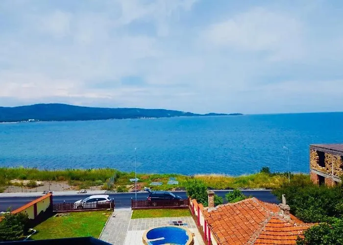 Ξενοδοχείο Oman 2*